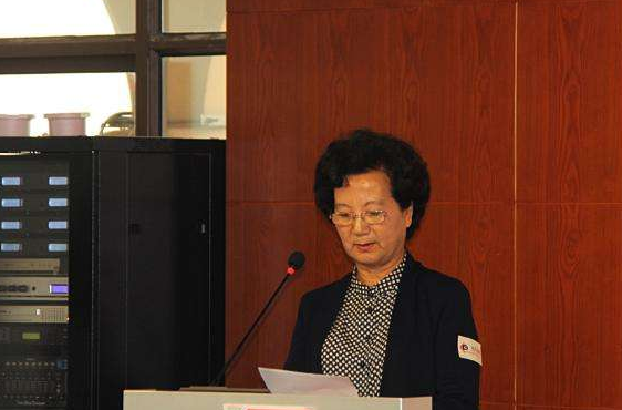 “关爱母亲文化周精忠报国书画公益行走进青岛”