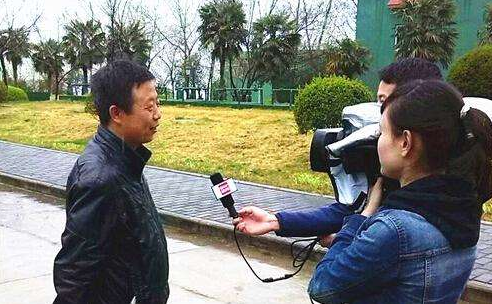 “深圳市对外经济贸易大学校友会深情献礼母校成立70周年”