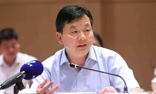 “逆境中生长 守初心见未来访誉品家居董事长李懿轩”