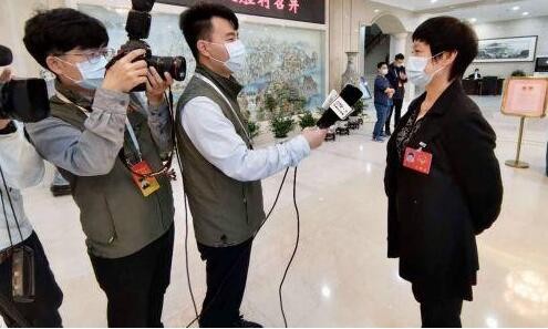 “恒久共享酒庄社会交往新零售峰会完美告捷”