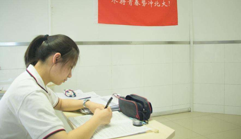“科技引领未来 金字塔能量舱 助力中国健康产业快速发展”